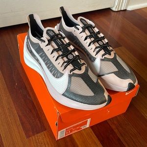 NEW Womens Nike Zoom Gravity